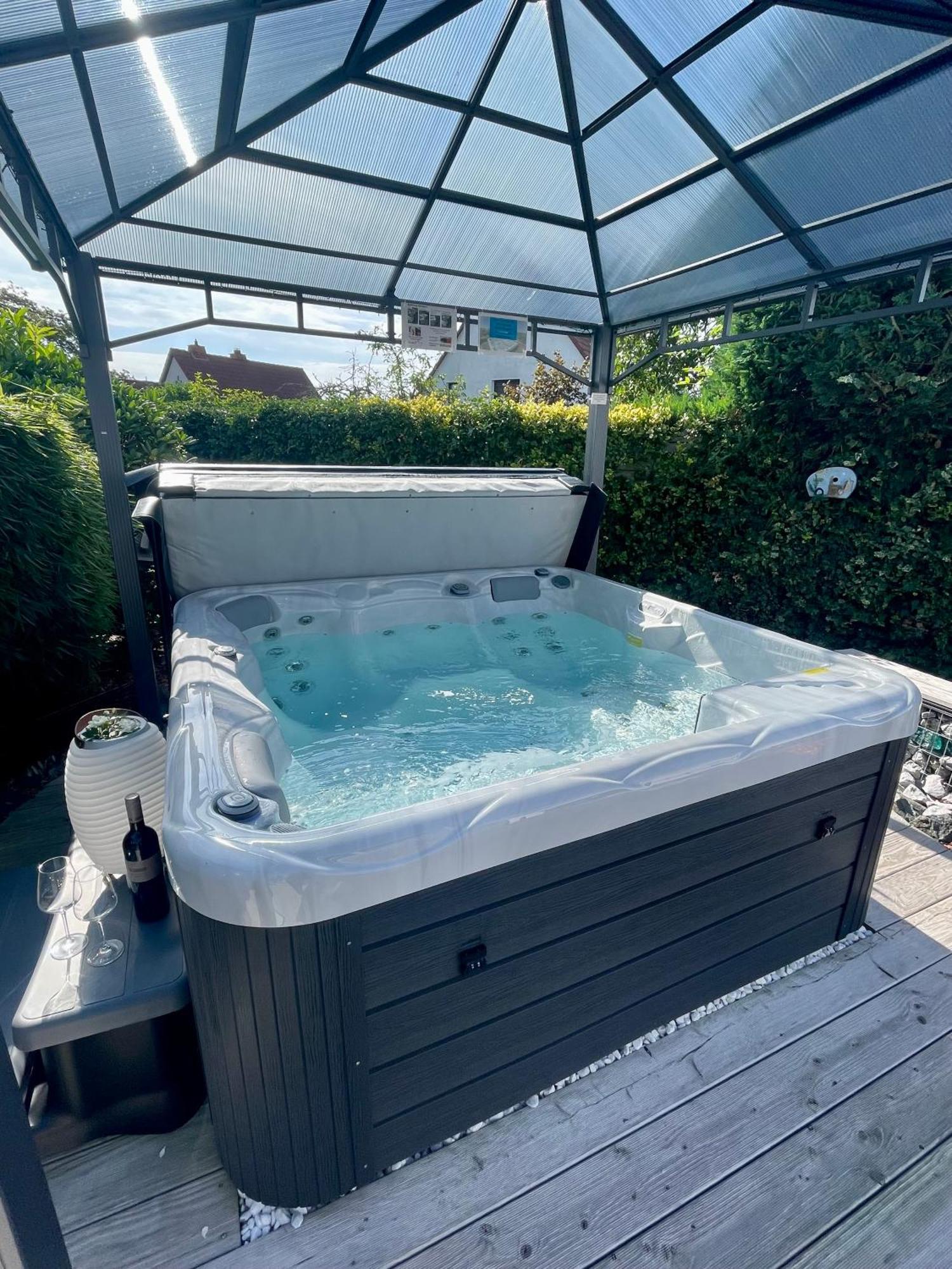 Ferienwohnung Schlossblick - 4 Sterne Sauna Pool Whirlpool Exklusiv Braunfels Exterior photo