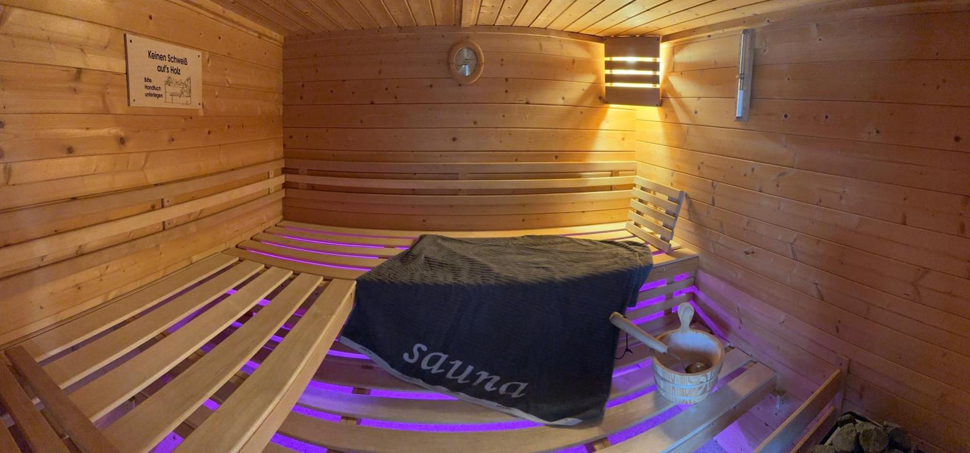 Ferienwohnung Schlossblick - 4 Sterne Sauna Pool Whirlpool Exklusiv Braunfels Exterior photo