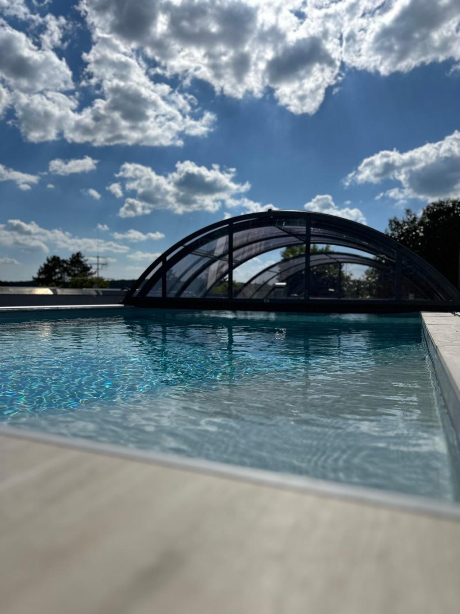 Ferienwohnung Schlossblick - 4 Sterne Sauna Pool Whirlpool Exklusiv Braunfels Exterior photo